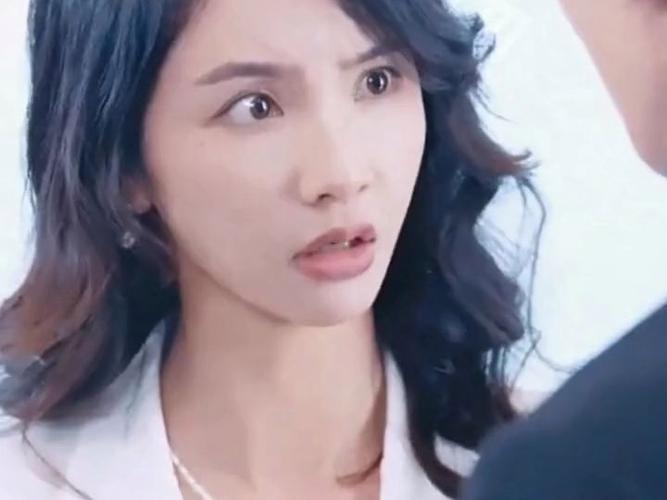 电影：战帝的冰山美女老婆