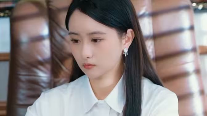 电影：小保姆回乡竟是隐藏大佬