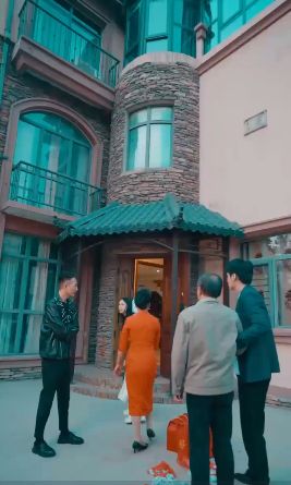 电影:贬值成了财神