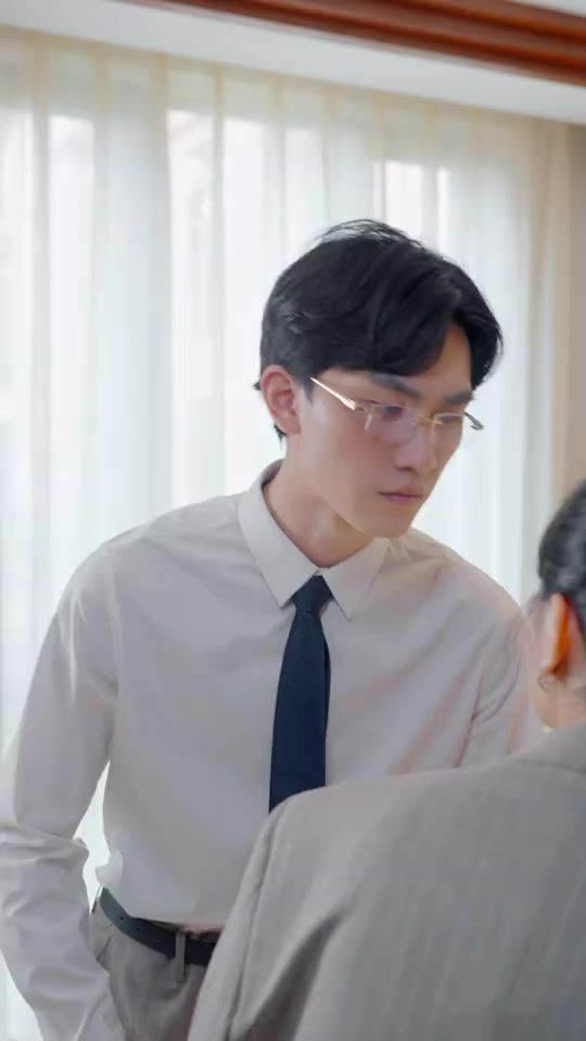 电影：相亲当天和豪门霸总闪婚了