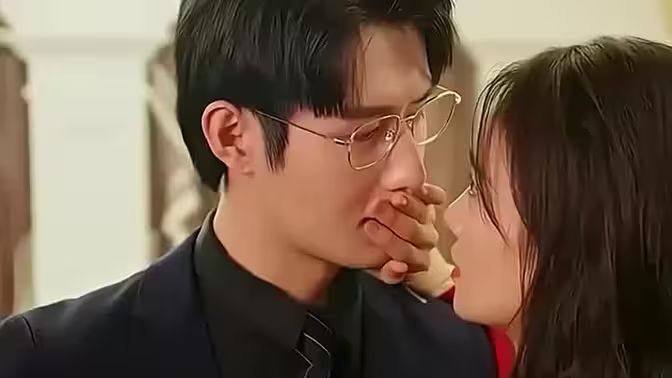 电影：禁欲大佬他沦陷了